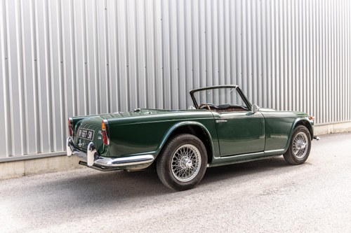1967 Triumph TR4A IRS à venda (imagem 7 de 52)
