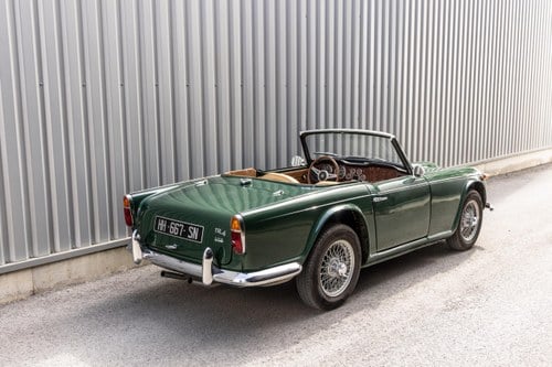1967 Triumph TR4A IRS à venda (imagem 8 de 52)