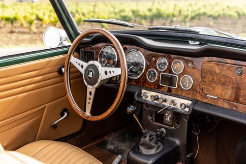 1967 Triumph TR4A IRS à venda (imagem 12 de 52)