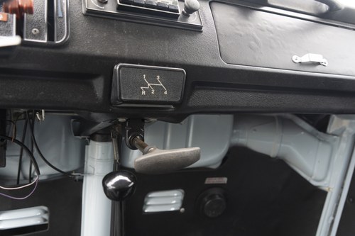 1975 Volkswagen Type 2 Bay Window Single-Cab Pick-up à venda (imagem 32 de 83)