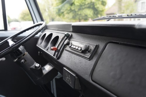 1975 Volkswagen Type 2 Bay Window Single-Cab Pick-up à venda (imagem 35 de 83)
