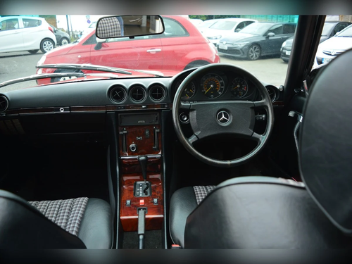 1986 Mercedes-Benz 300SL R107 For Sale (picture 36 of 175)