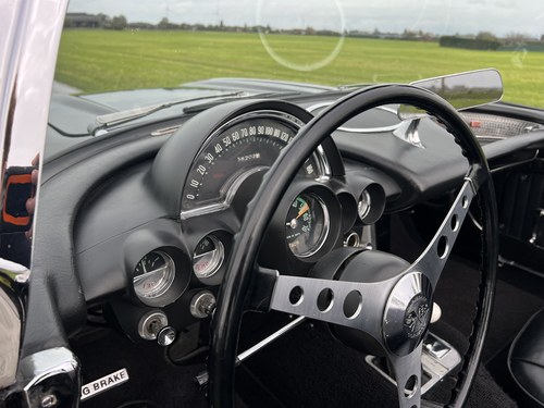1962 Chevrolet Corvette C1 327CI 5.4L V8 For Sale (picture 14 of 214)