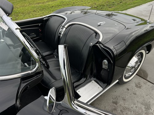 1962 Chevrolet Corvette C1 327CI 5.4L V8 For Sale (picture 15 of 214)