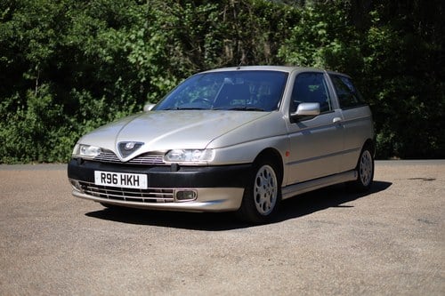 1997 Alfa Romeo 145 Cloverleaf zum Verkauf (Bild 2 von 207)