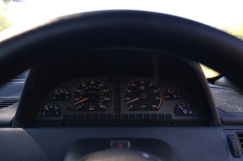 1996 Alfa Romeo 155 2L 16V Twinspark Series II ‘Wide Body’ zum Verkauf (Bild 33 von 186)