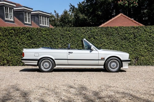 1991 BMW E30 325i Convertible Manual For Sale (picture 8 of 133)