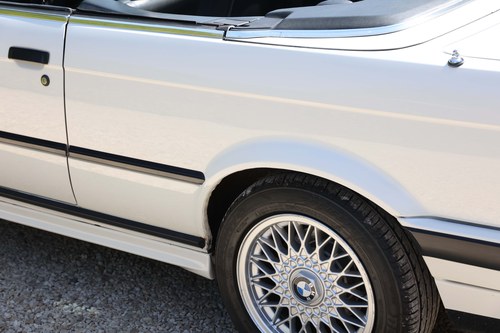 1991 BMW E30 325i Convertible Manual For Sale (picture 61 of 133)