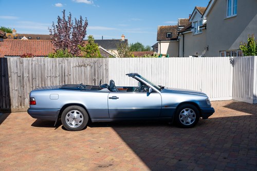 1994 Mercedes-Benz E320 Cabriolet A124 For Sale (picture 15 of 271)