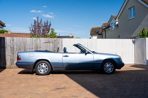 1994 Mercedes-Benz E320 Cabriolet A124 For Sale (picture 16 of 271)