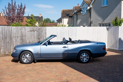 1994 Mercedes-Benz E320 Cabriolet A124 For Sale (picture 17 of 271)