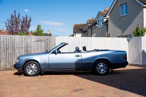 1994 Mercedes-Benz E320 Cabriolet A124 For Sale (picture 18 of 271)