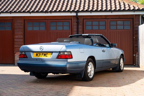 1994 Mercedes-Benz E320 Cabriolet A124 For Sale (picture 22 of 271)