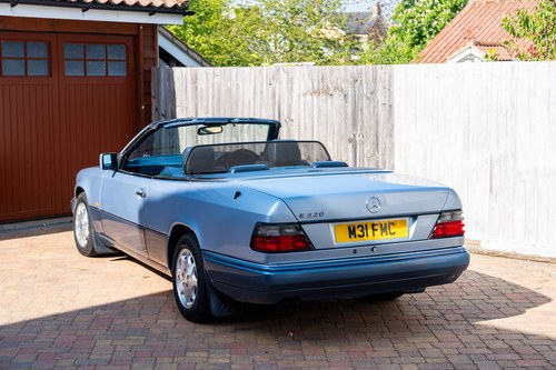 1994 Mercedes-Benz E320 Cabriolet A124 For Sale (picture 24 of 271)