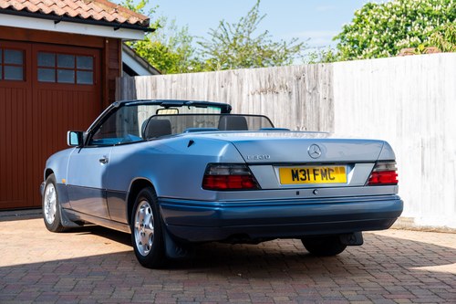 1994 Mercedes-Benz E320 Cabriolet A124 For Sale (picture 25 of 271)