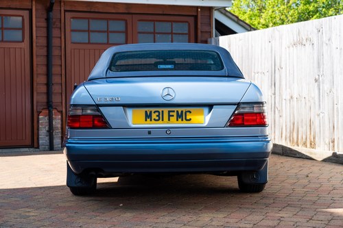 1994 Mercedes-Benz E320 Cabriolet A124 For Sale (picture 27 of 271)