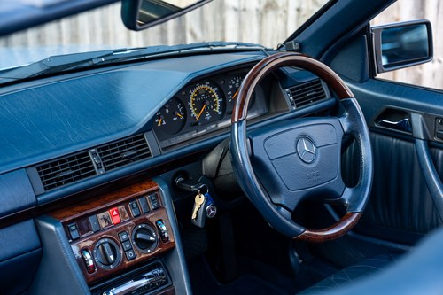 1994 Mercedes-Benz E320 Cabriolet A124 For Sale (picture 161 of 271)