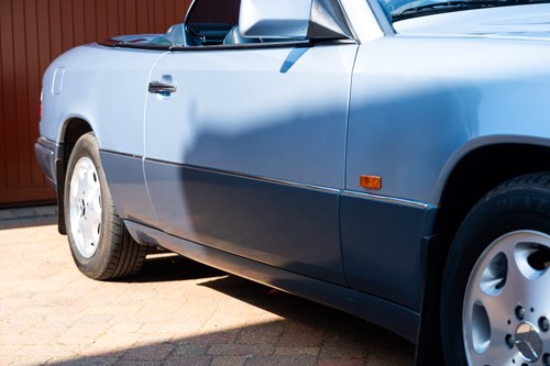 1994 Mercedes-Benz E320 Cabriolet A124 For Sale (picture 186 of 271)
