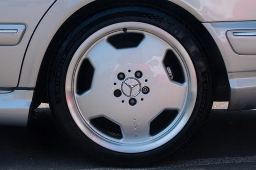 2000 Mercedes-Benz E55 AMG W210 zum Verkauf (Bild 23 von 141)