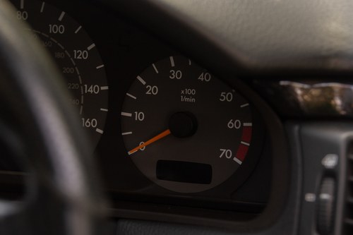 2000 Mercedes-Benz E55 AMG W210 zum Verkauf (Bild 37 von 141)
