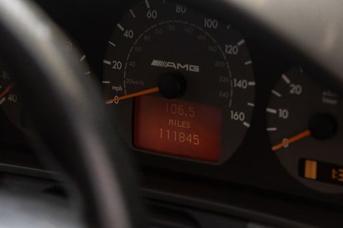 2000 Mercedes-Benz E55 AMG W210 zum Verkauf (Bild 38 von 141)