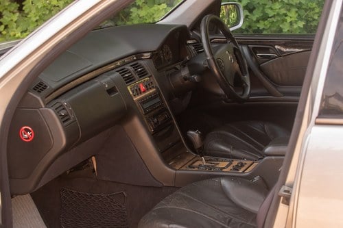 2000 Mercedes-Benz E55 AMG W210 zum Verkauf (Bild 48 von 141)