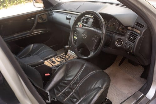 2000 Mercedes-Benz E55 AMG W210 zum Verkauf (Bild 56 von 141)
