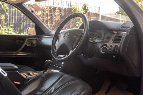 2000 Mercedes-Benz E55 AMG W210 zum Verkauf (Bild 57 von 141)