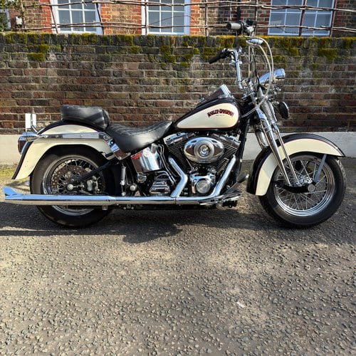 2001 Harley Davidson FXSTS Heritage Springer Evocation zum Verkauf (Bild 2 von 52)