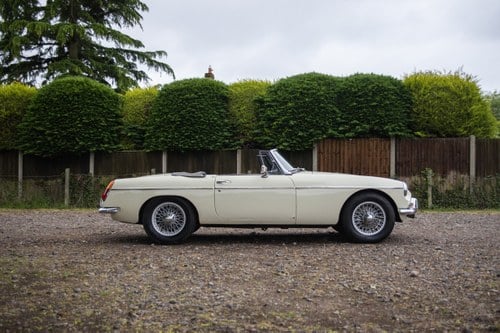 1963 MG B Roadster ‘Pull Handle’ En venta (imagen 8 de 207)