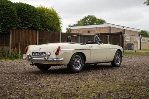 1963 MG B Roadster ‘Pull Handle’ En venta (imagen 9 de 207)