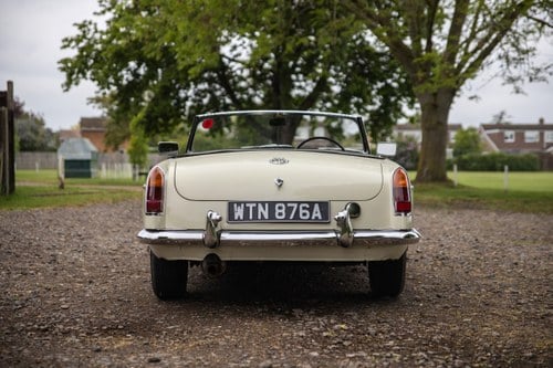 1963 MG B Roadster ‘Pull Handle’ En venta (imagen 11 de 207)