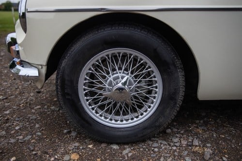 1963 MG B Roadster ‘Pull Handle’ En venta (imagen 37 de 207)