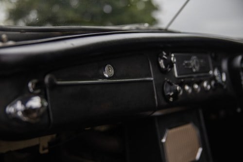 1963 MG B Roadster ‘Pull Handle’ En venta (imagen 64 de 207)