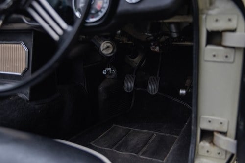 1963 MG B Roadster ‘Pull Handle’ En venta (imagen 66 de 207)