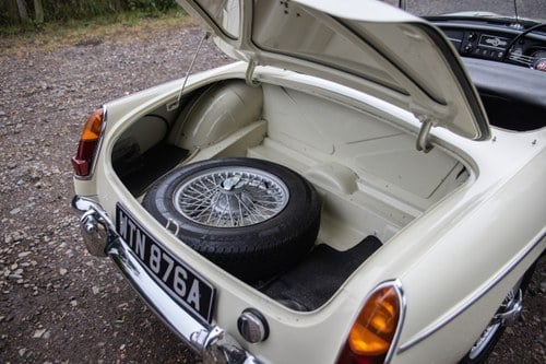 1963 MG B Roadster ‘Pull Handle’ En venta (imagen 91 de 207)