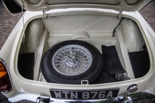 1963 MG B Roadster ‘Pull Handle’ En venta (imagen 93 de 207)