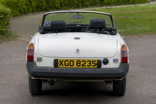 1977 MGB Roadster zum Verkauf (Bild 7 von 107)