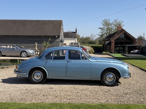 1969 Daimler 250 V8 Te koop (foto 11 van 130)