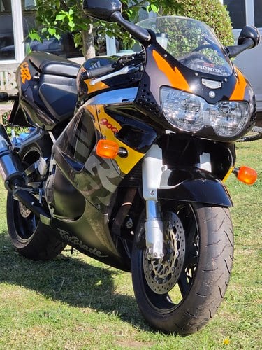 1996 Honda CBR-900RR Fireblade SC33 zum Verkauf (Bild 39 von 56)