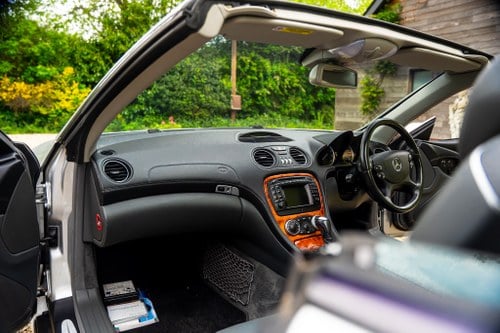 2004 Mercedes-Benz SL500 R230 zum Verkauf (Bild 49 von 160)