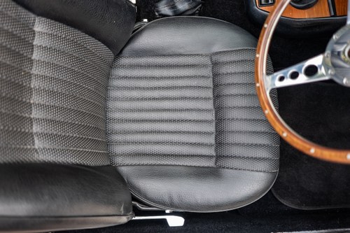 1974 Triumph Stag 3.0 Convertible till salu (bild 17 av 91)