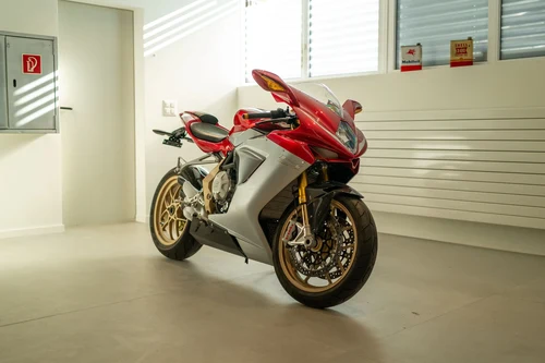2012 MV Agusta F3 Serie Oro till salu (bild 1 av 48)