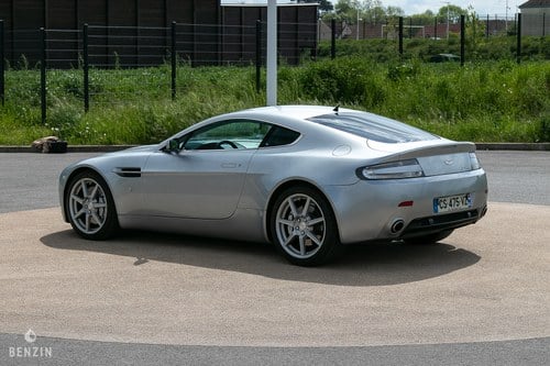 2007 Aston Martin V8 Vantage till salu (bild 8 av 137)