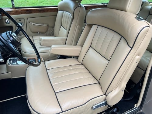 1970 Bentley T1 Mulliner Pard Ward Two Door Saloon à vendre (picture 27 of 165)