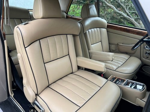 1970 Bentley T1 Mulliner Pard Ward Two Door Saloon à vendre (picture 32 of 165)