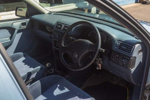 1991 Vauxhall Cavalier 1.6GL Mk3 For Sale (picture 2 of 184)