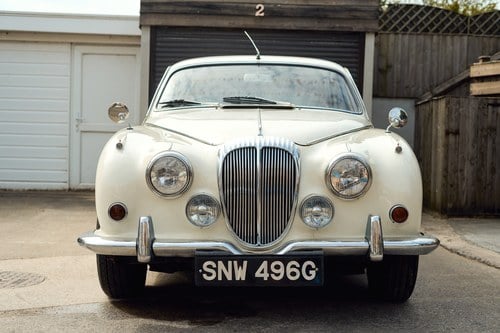 1969 Daimler 250 V8 till salu (bild 3 av 168)