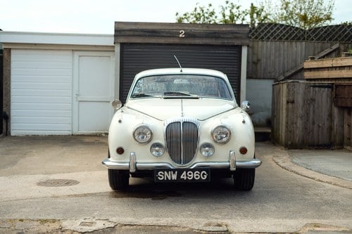 1969 Daimler 250 V8 till salu (bild 9 av 168)