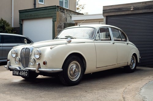 1969 Daimler 250 V8 till salu (bild 17 av 168)